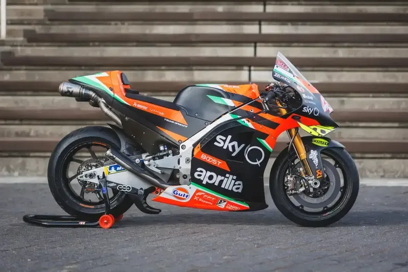 Aprilia RS-GP 2020 Алеша Эспаргаро снова выставлена на аукцион — фото 3