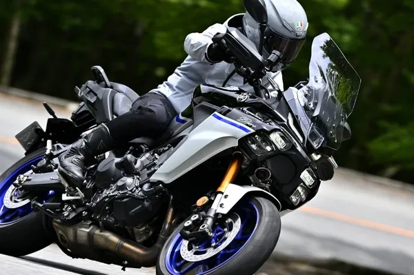 Тест-драйв Yamaha Tracer 9 GT+ Y-AMT: Максимальная комплектация дешевле 2 миллионов иен! Ультимативный туристический мотоцикл, рожденный перфекционизмом Yamaha