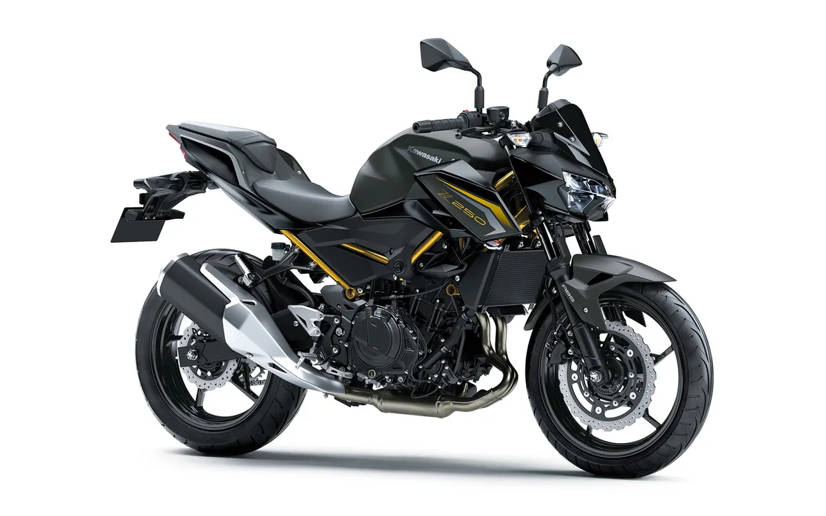 Kawasaki представила супернейкеды Z250 и Z400 модельного года 2027 с новой расцветкой — фото 2