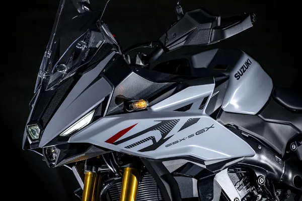 Тест-драйв Suzuki GSX-S1000GX: это адвенчер или суперспорт? «Крылатый» бунтарь от Suzuki