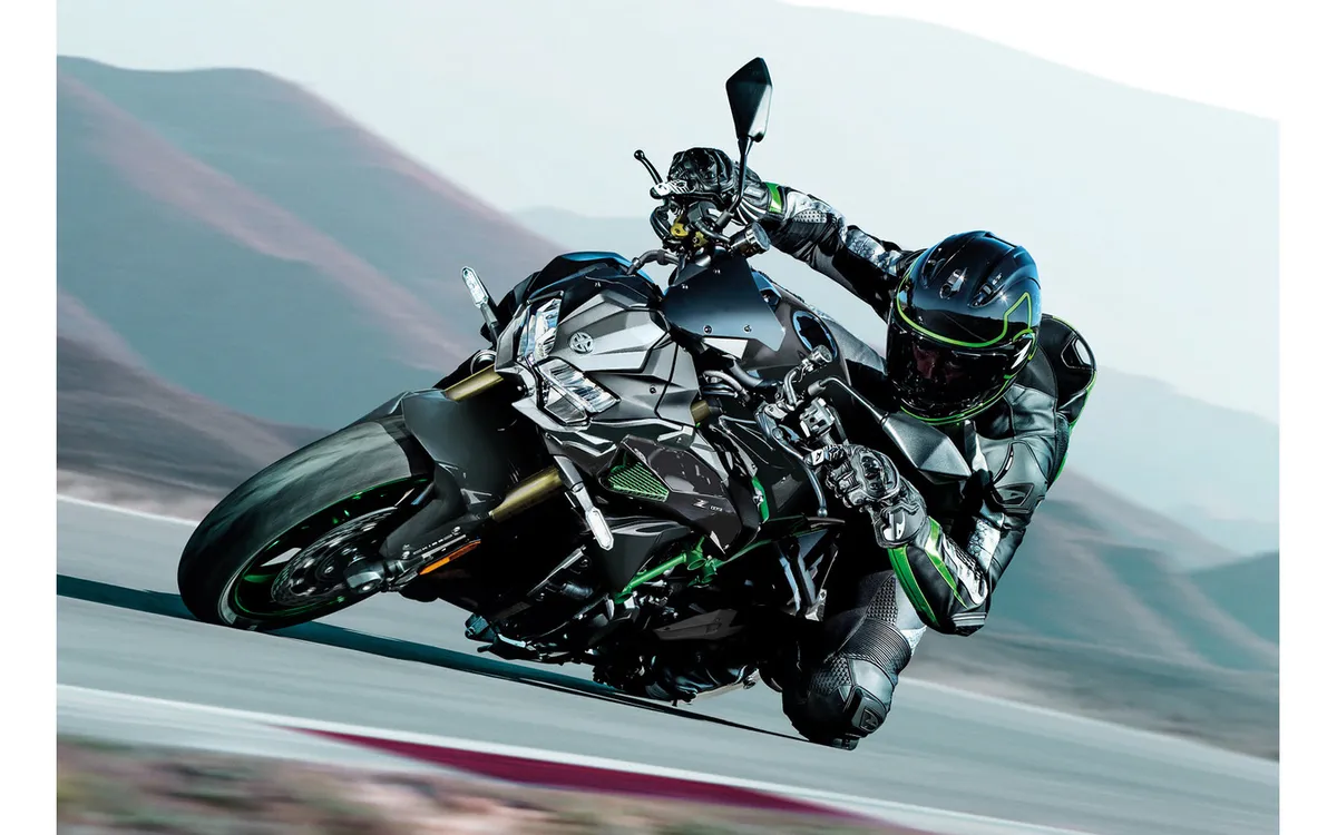 Kawasaki Z H2 SE 2027 с механическим нагнетателем поступит в продажу по цене 2 475 000 иен — фото 2