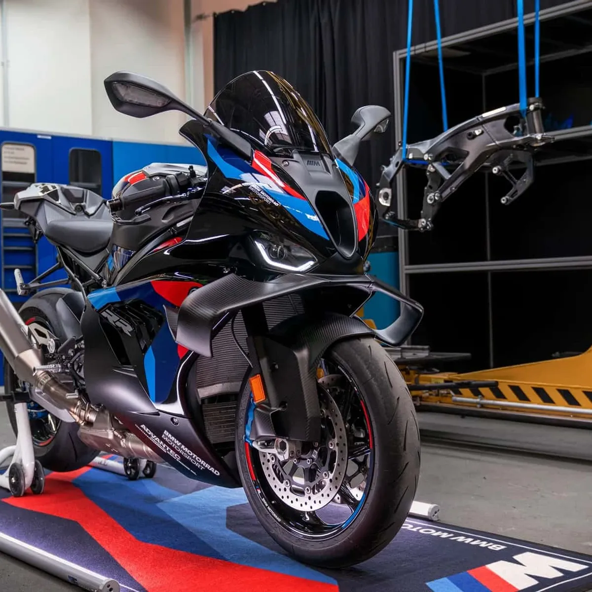 BMW готовится к сокращениям. Пока неясно, затронут ли они подразделение Motorrad — фото 3