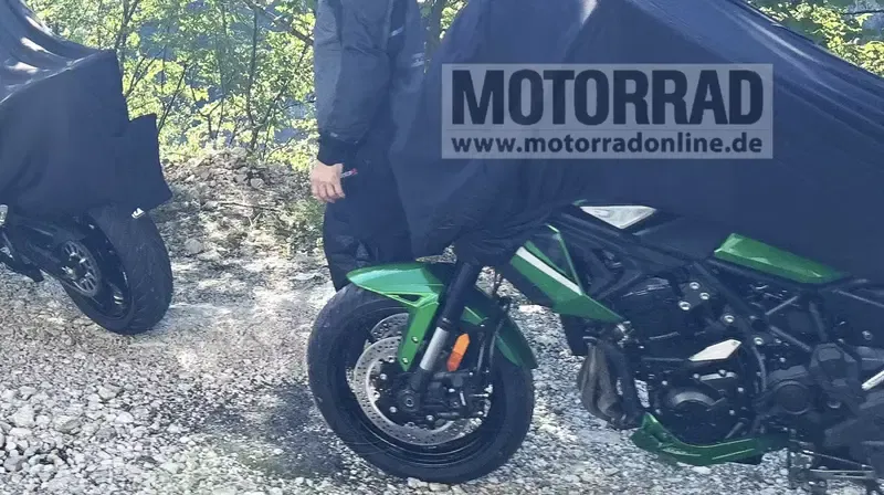 Kawasaki Versys 900 2027: шпионские фотографии новой кроссовер-модели