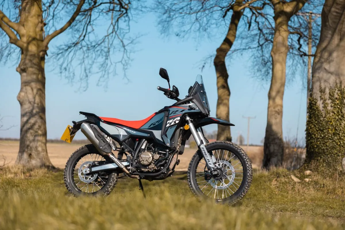 Rieju Aventura 307 Rally — компактный адвенчер-мотоцикл для современных путешественников