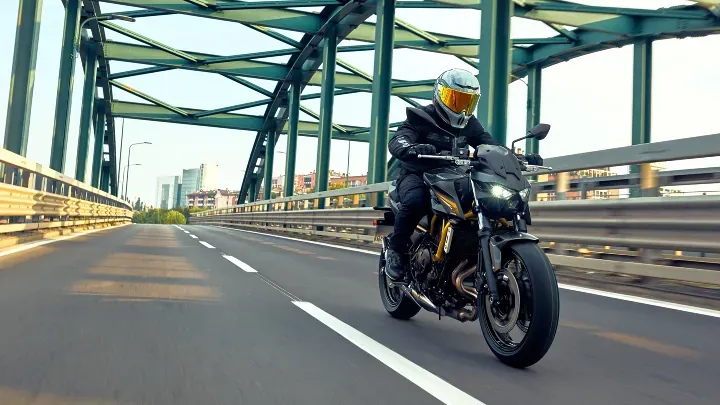 Обновления для Kawasaki Ninja 650 2027 модельного года — фото 3