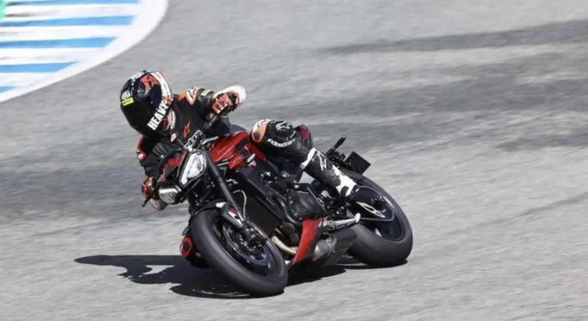 Triumph представляет новый двигатель для Moto2 2027! 2+2 = новая Street Triple? — фото 3