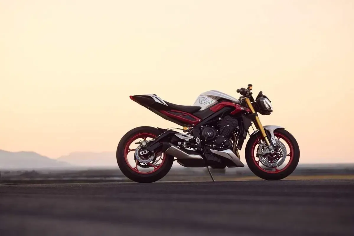 Triumph представляет новый двигатель для Moto2 2027! 2+2 = новая Street Triple? — фото 4