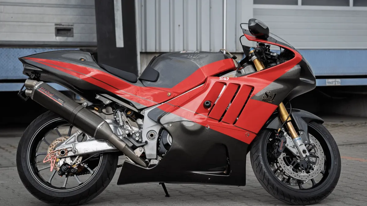 Суперредкий Yoshimura Tornado S-1 появился на рынке подержанных мотоциклов