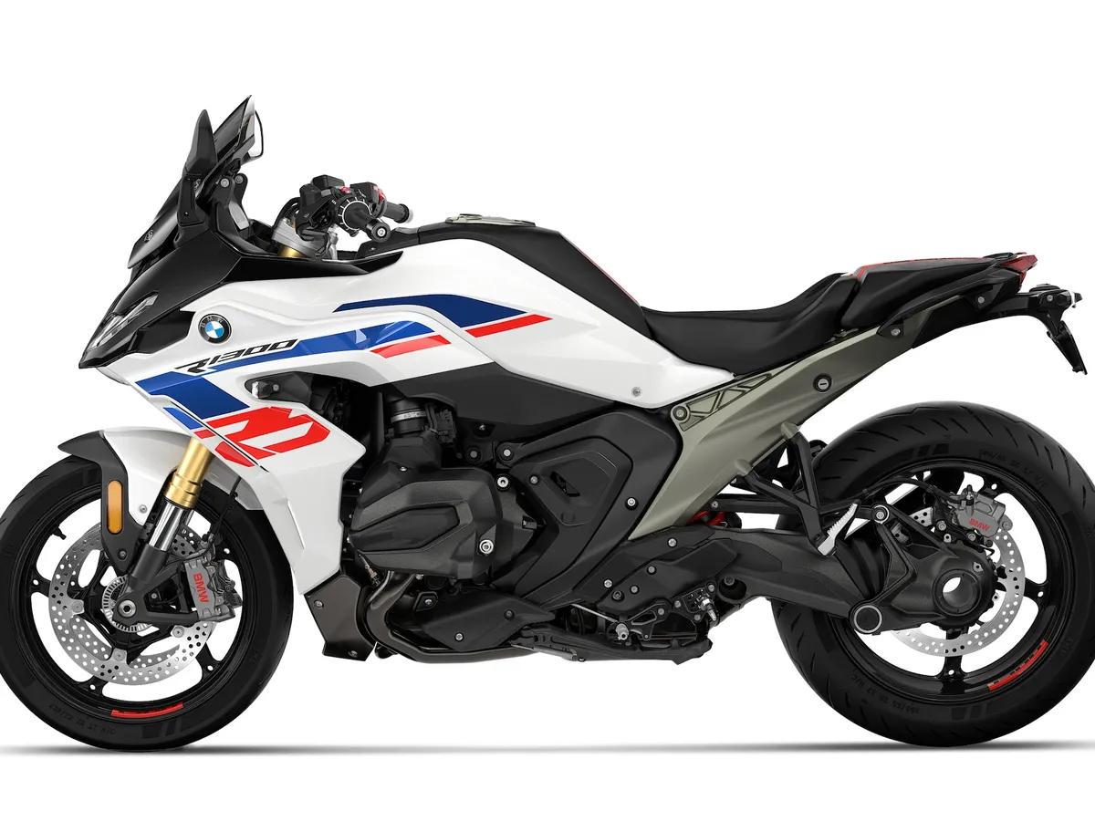 BMW готовит M 1000 RS — самый мощный спорт-турер на рынке — фото 2