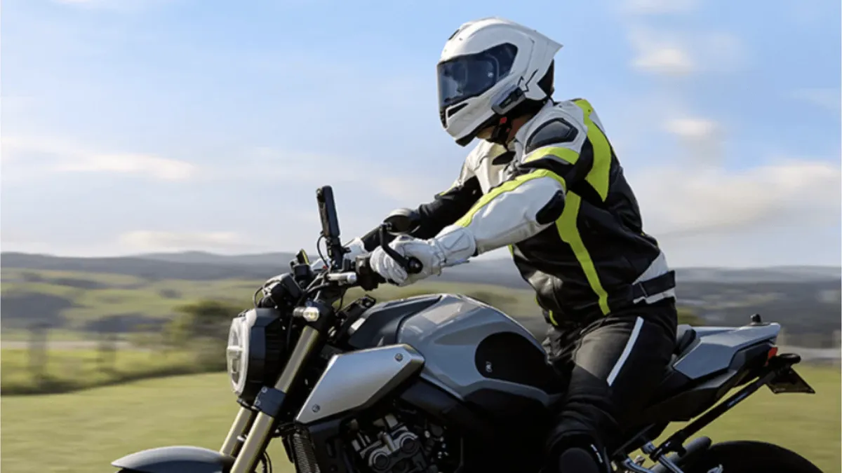 Insta360 представляет новую флагманскую камеру X6 со специальным мотоциклетным набором