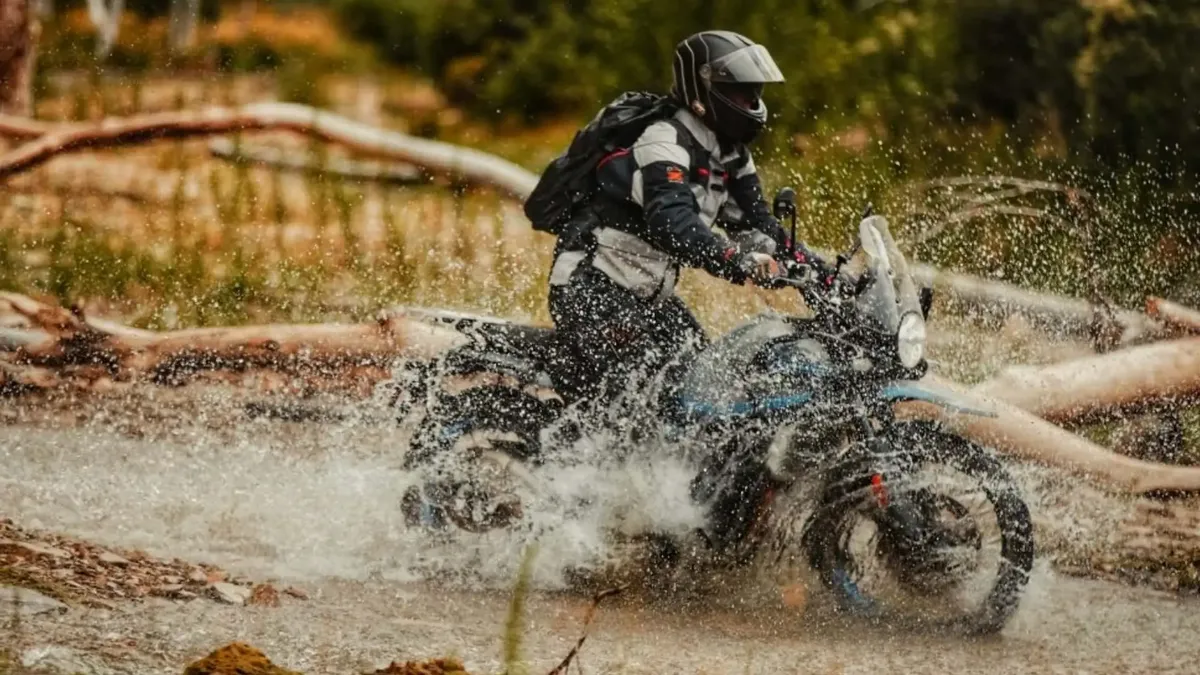 Royal Enfield хочет доказать: для путешествий по Америке не нужен огромный мотоцикл