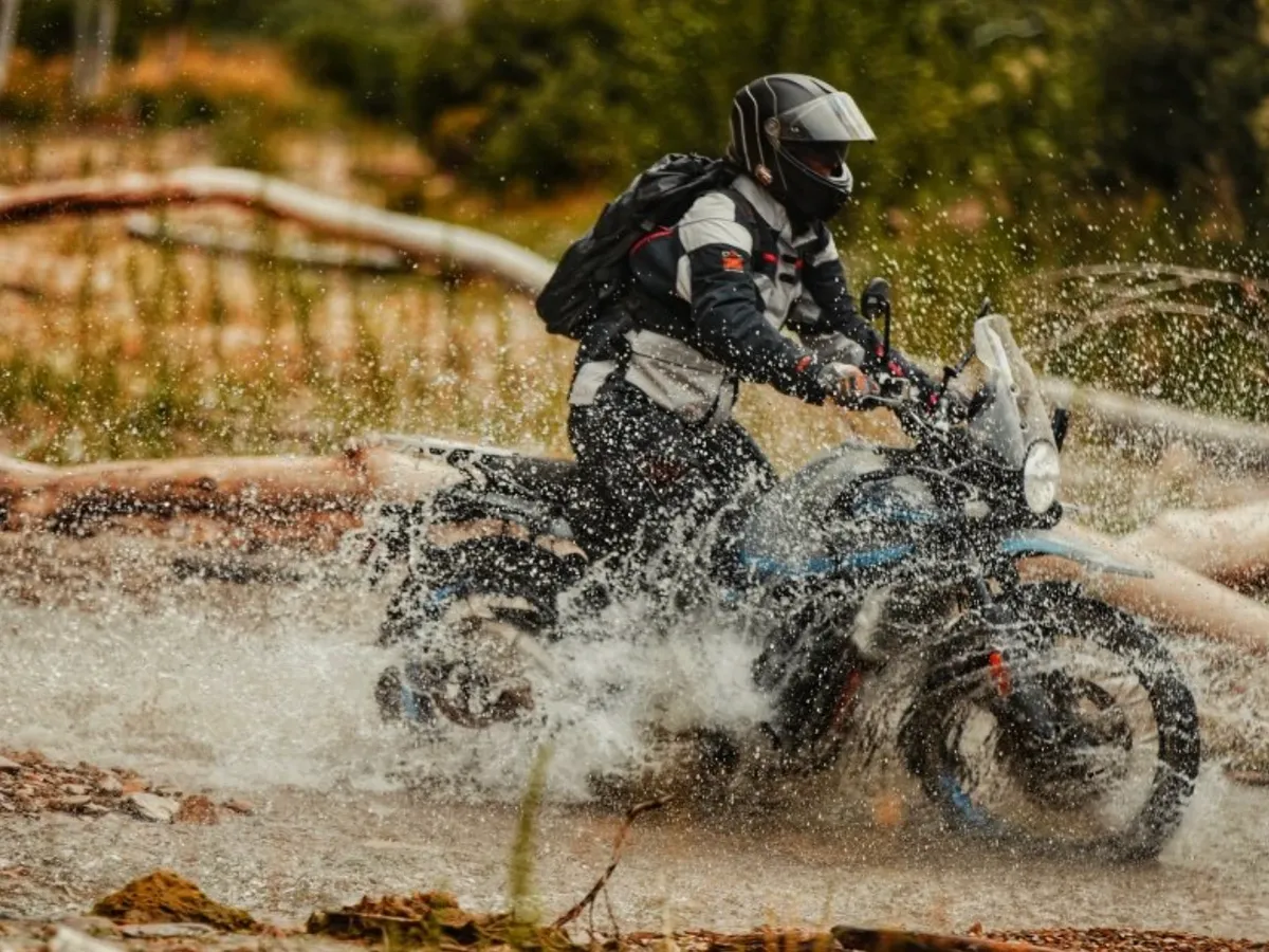 Royal Enfield хочет доказать: для путешествий по Америке не нужен огромный мотоцикл — фото 2