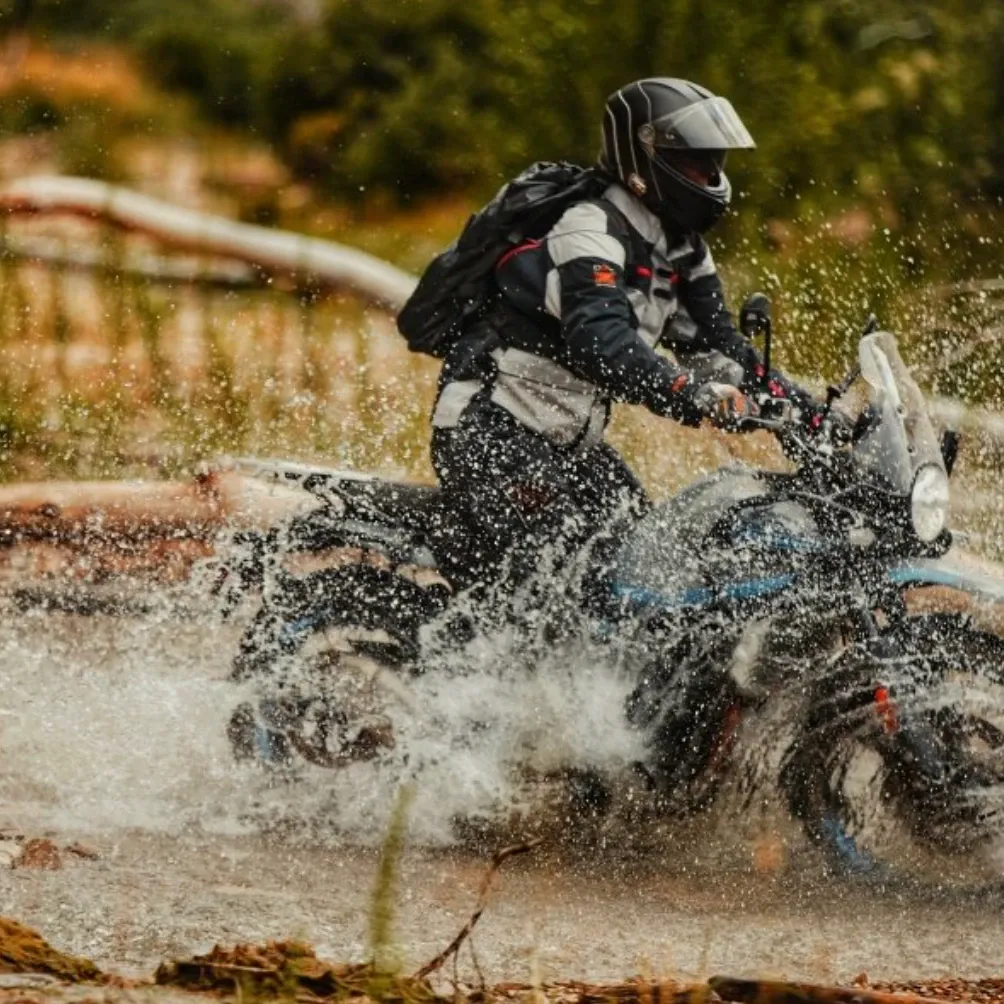 Royal Enfield хочет доказать: для путешествий по Америке не нужен огромный мотоцикл — фото 3