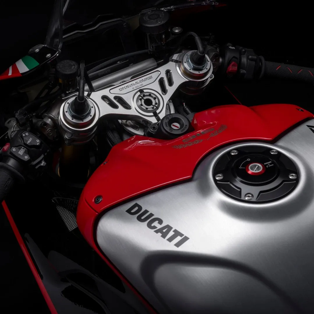Ducati заполняет пробел в линейке Panigale моделью V4 SP для 2027 года — фото 3
