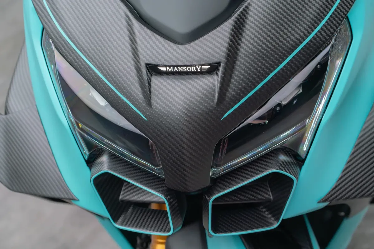 Тюнинг-ателье Mansory взялось за двухколёсную технику с кастомом Yamaha TMAX 560 — фото 4
