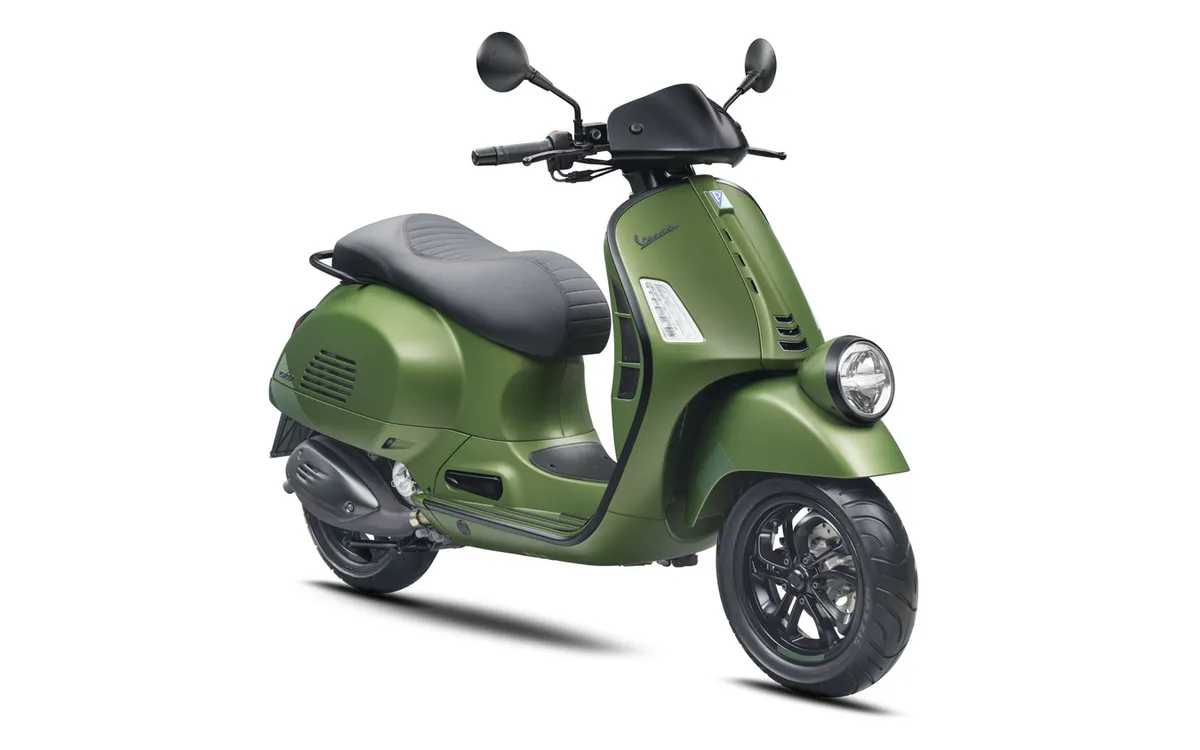 Vespa GTS серии и GTV 300 модель 2026 года с новой графикой поступят в продажу 22 августа — фото 3