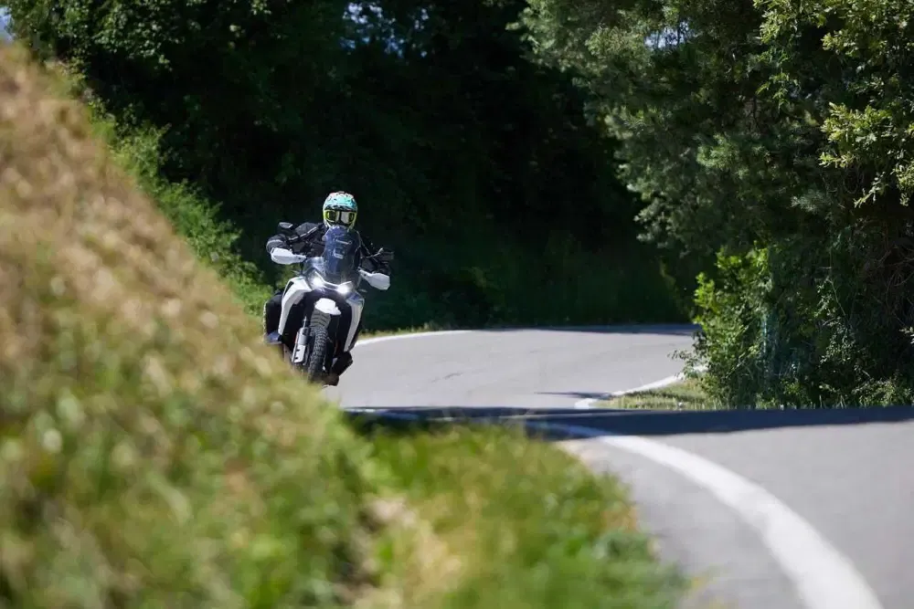 Тест CFMOTO 1000 MT-X: лицом к лицу с макси-эндуро всего за 9 990€ — фото 4