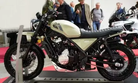 Бюджетный ретро-вариант: Европа получает Rieju Scrambler 607 — фото 2