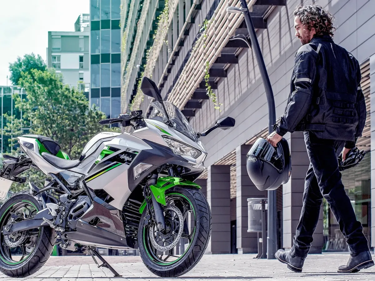 Kawasaki Практически Ничего Не Изменила В Своей Электрической Ninja В Этом Году — фото 2