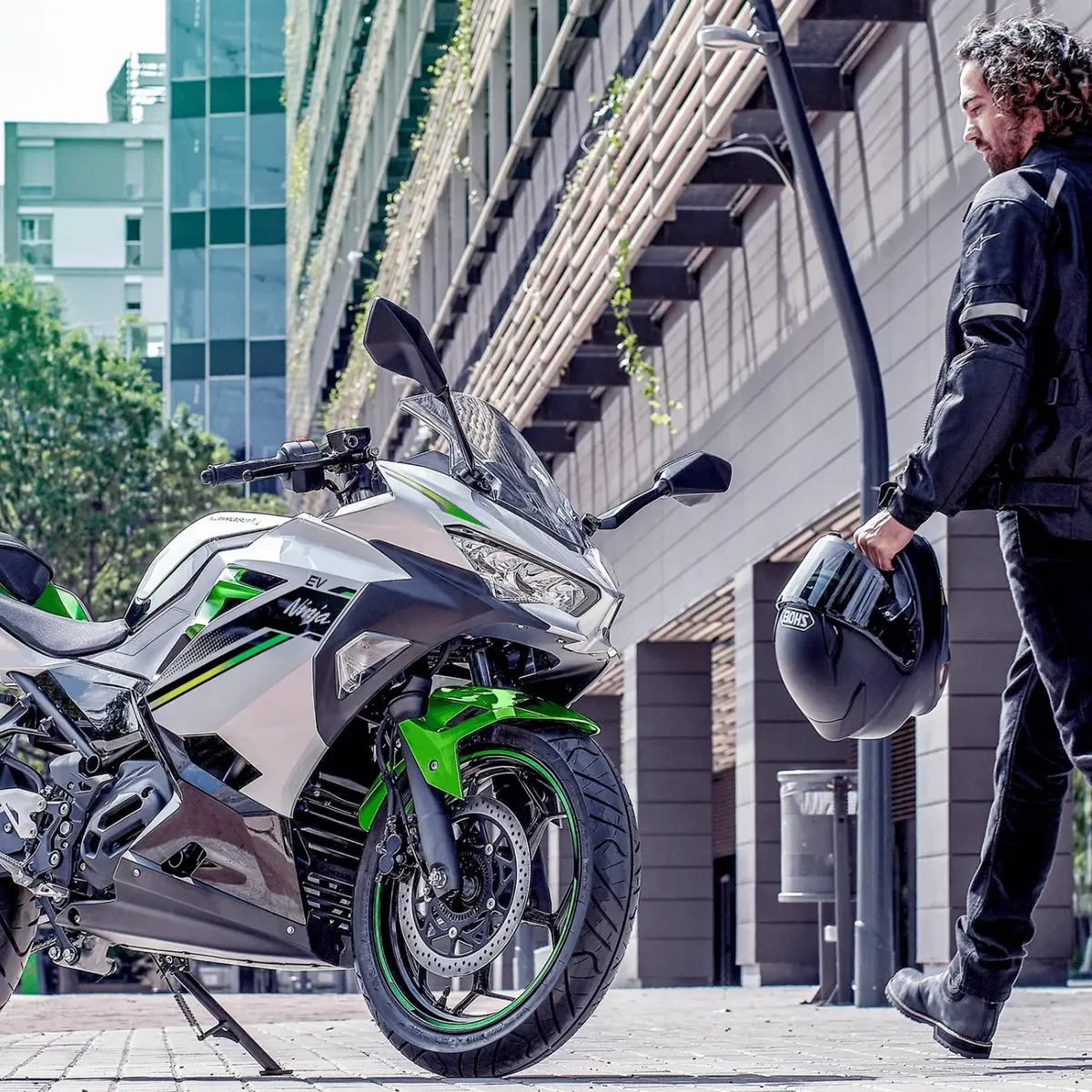 Kawasaki Практически Ничего Не Изменила В Своей Электрической Ninja В Этом Году — фото 3