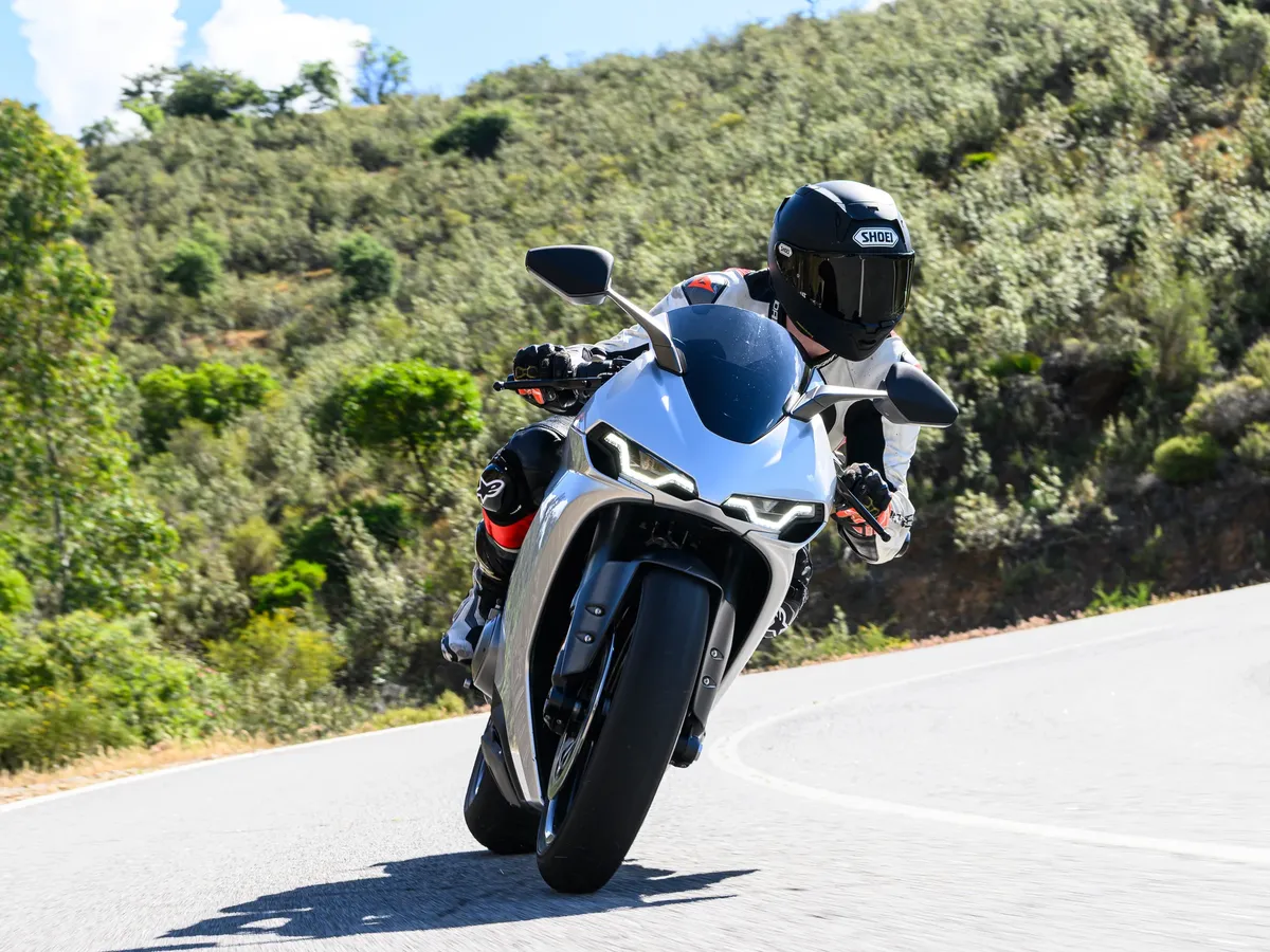 Norton Manx R стала первым серийным мотоциклом с ДВС, завоевавшим награду IDEA за десятилетия — фото 2