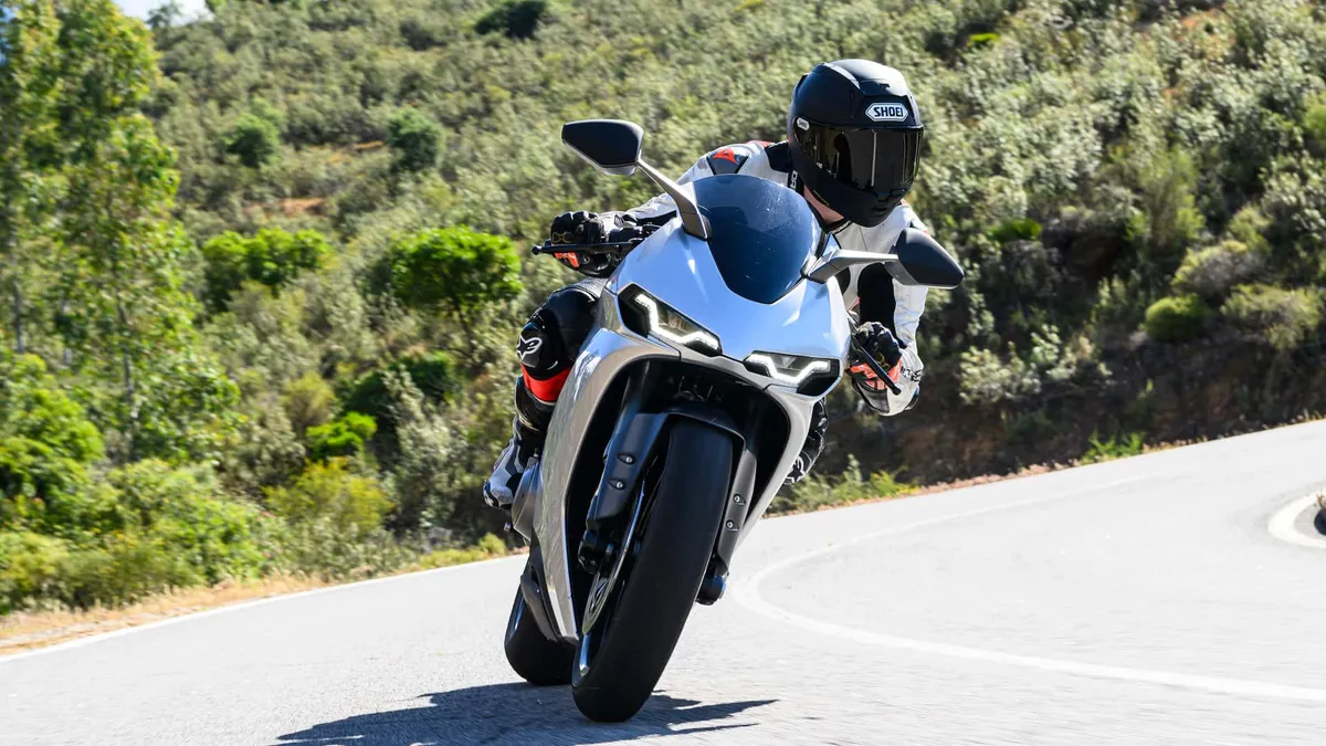 Norton Manx R стала первым серийным мотоциклом с ДВС, завоевавшим награду IDEA за десятилетия — фото 4