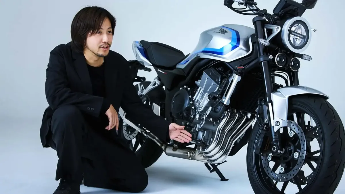 Покорит ли новый Honda CB400 Super Four E-Clutch современных райдеров?