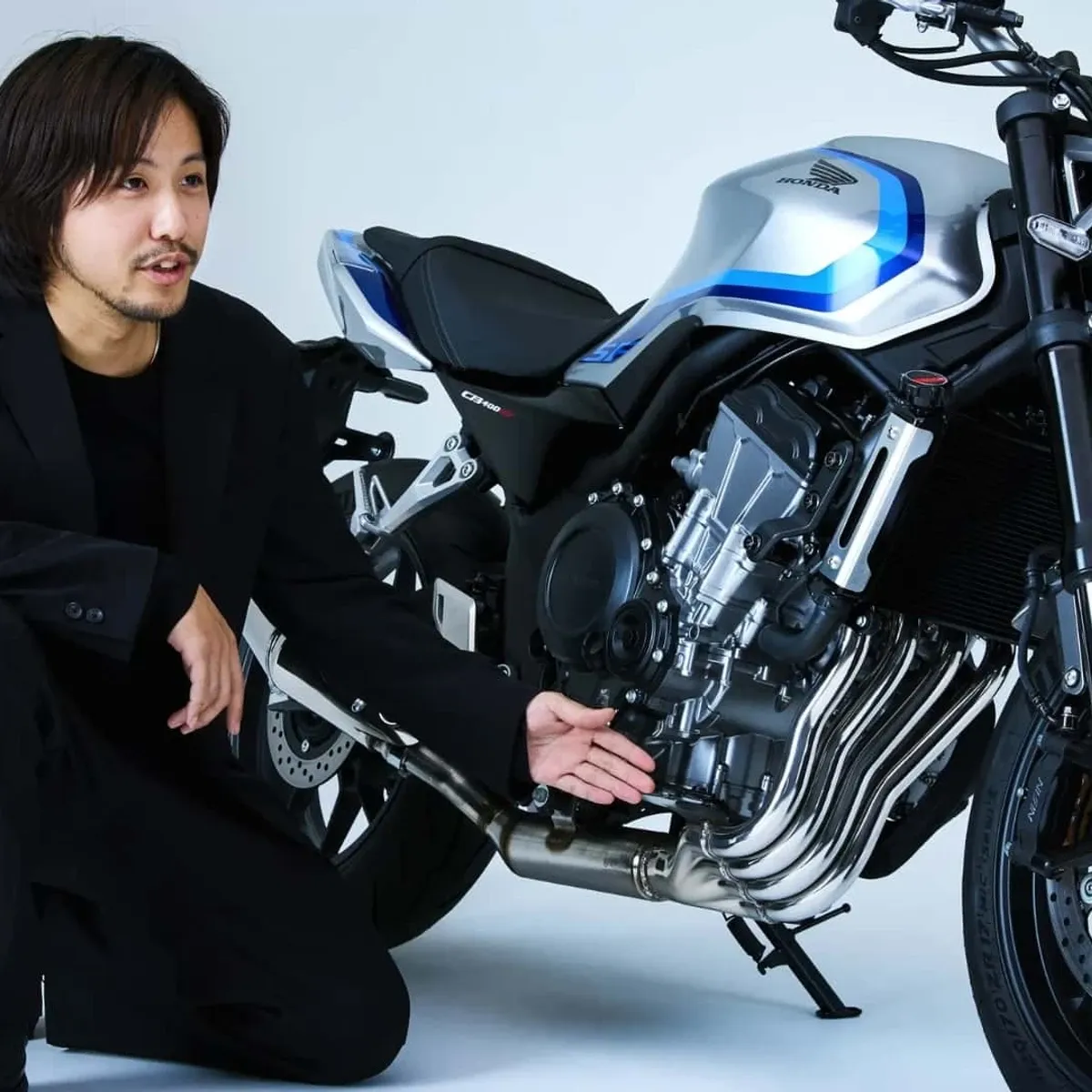 Покорит ли новый Honda CB400 Super Four E-Clutch современных райдеров? — фото 3