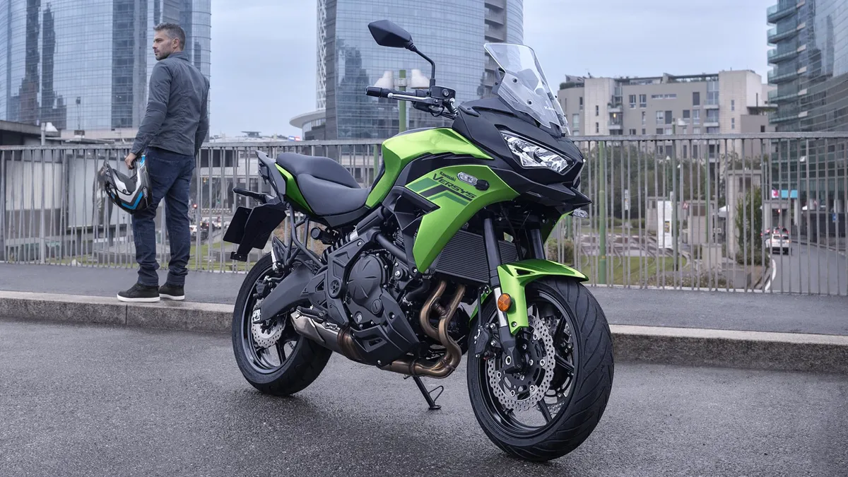 Kawasaki Versys 650 2027 года представлен в Индии: характеристики, особенности и цена