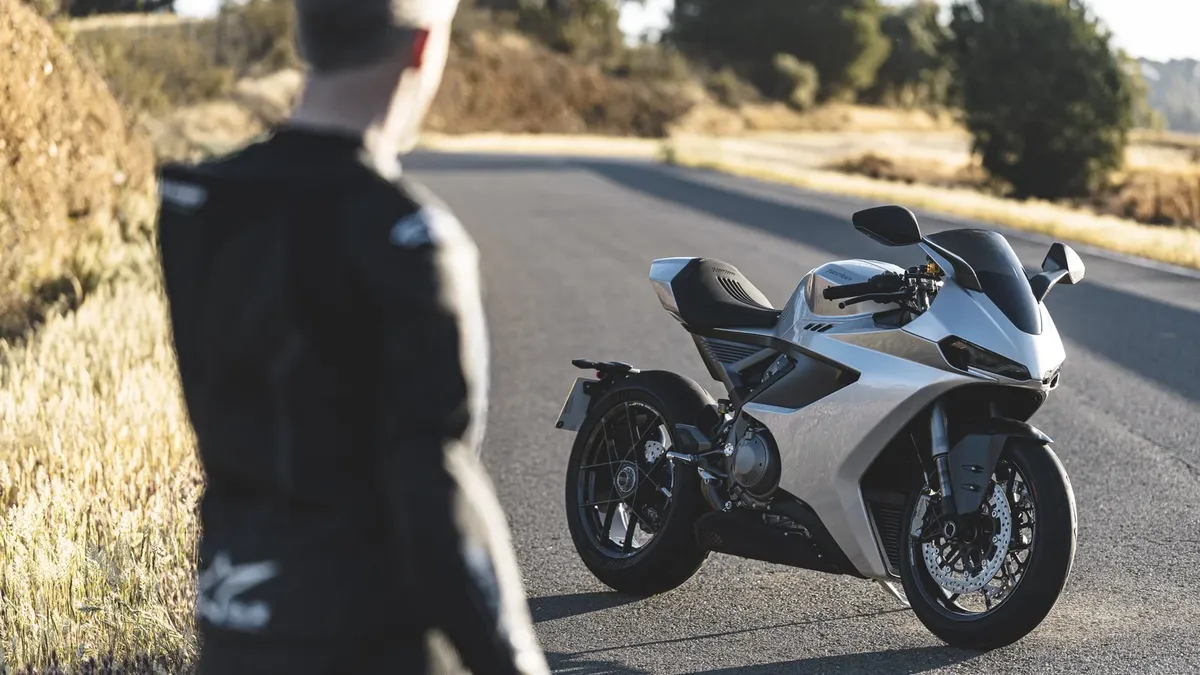 Norton Manx R: какую версию выбрать — Base, Apex, Signature или First Edition?