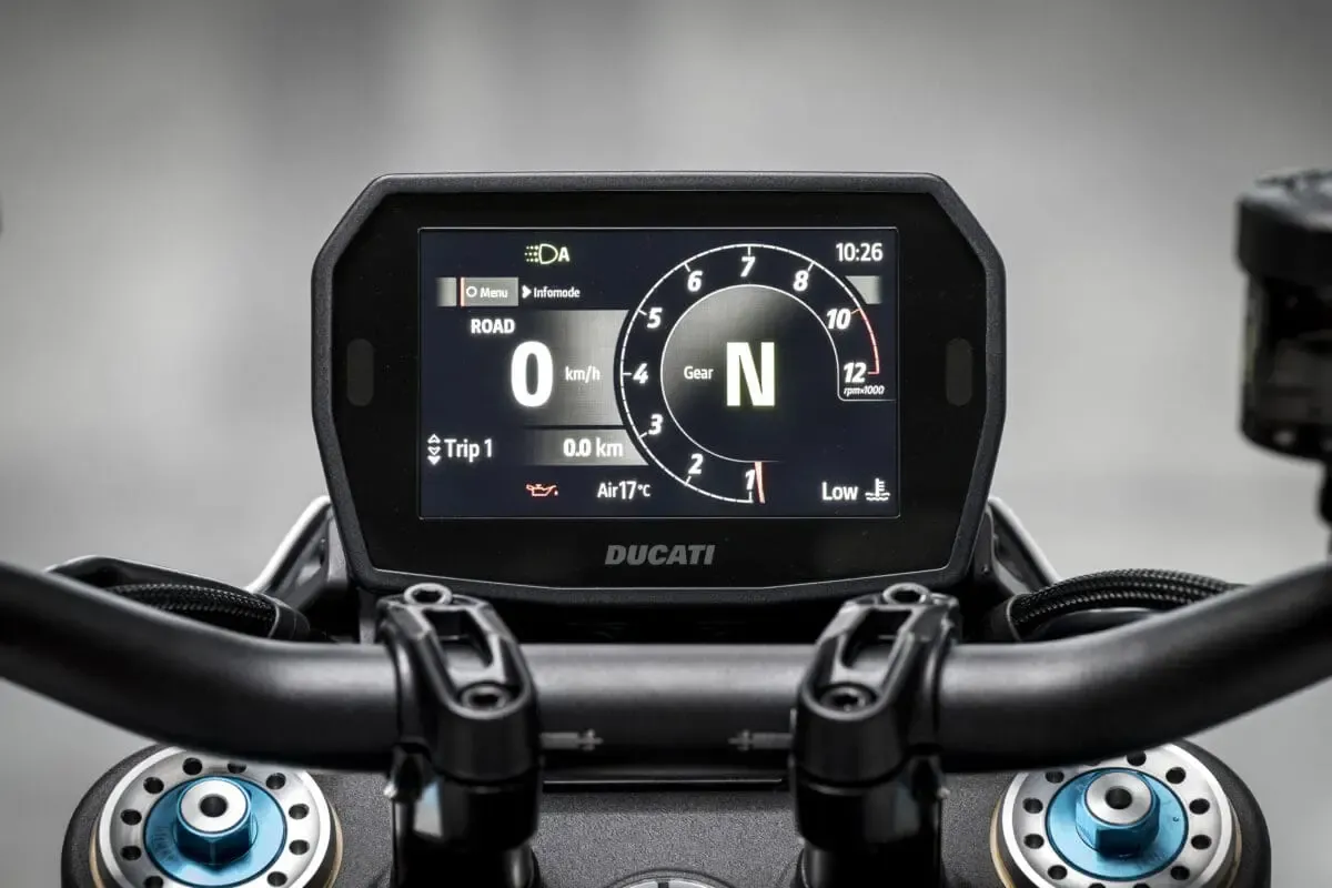 Первый тест: Ducati Hypermotard V2 — фото 2