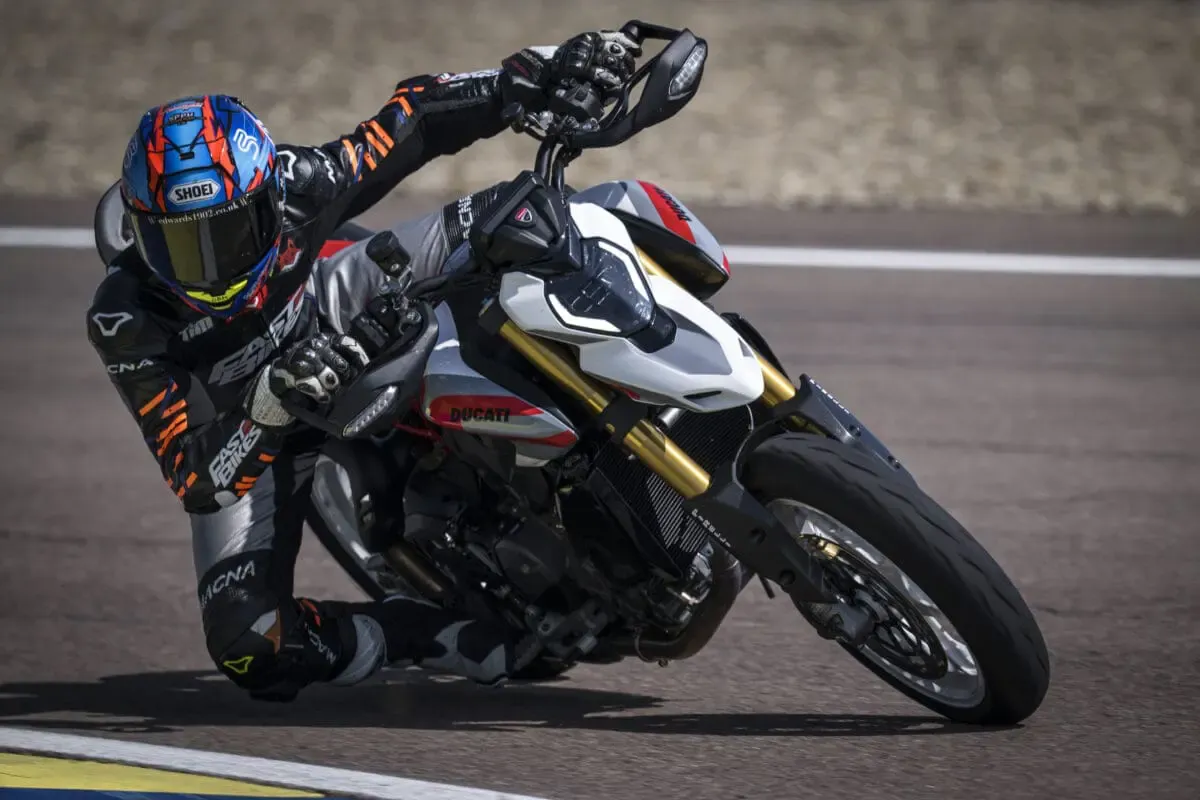 Первый тест: Ducati Hypermotard V2 — фото 3