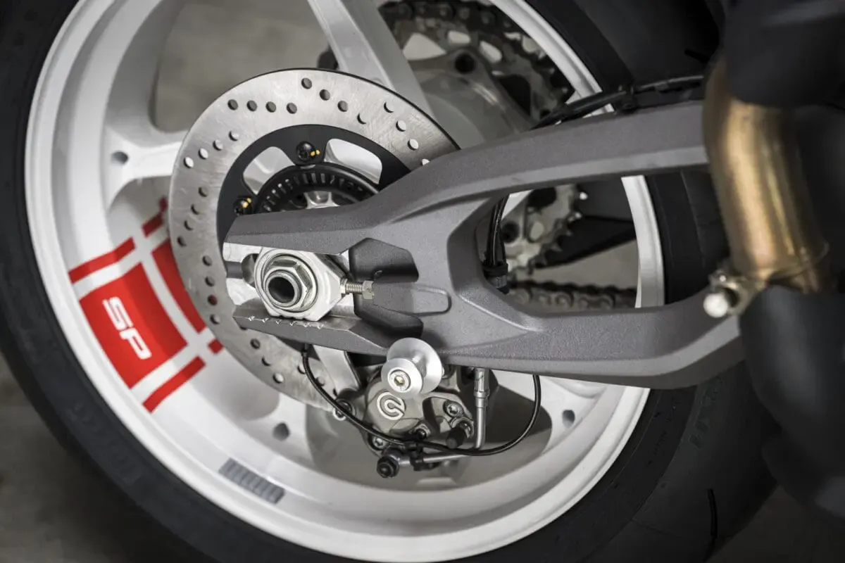 Первый тест: Ducati Hypermotard V2 — фото 4