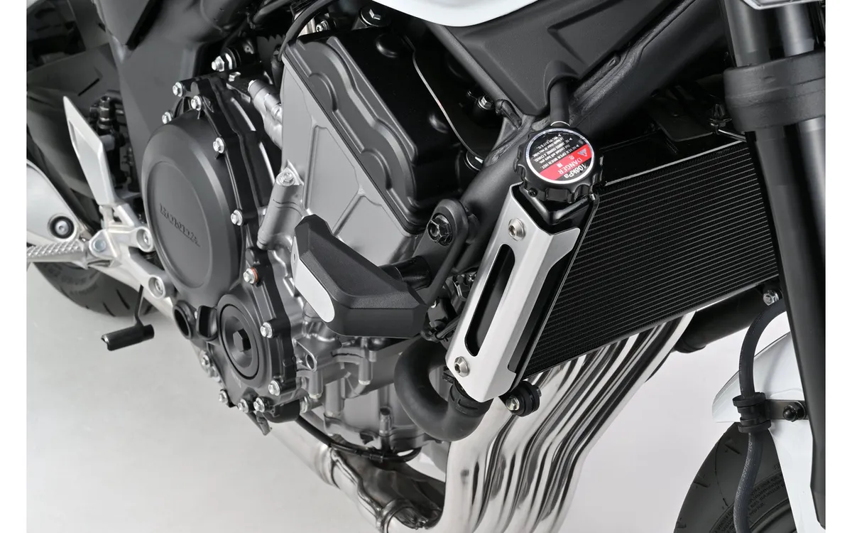 Новые кастом-детали для Honda CB400 Super Four продолжают появляться! Daytona выпустила 11 изделий — фото 4