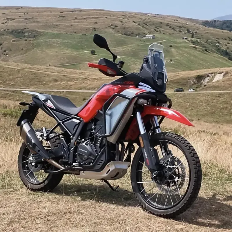 QJMotor X-Adventure 900 — китайский макси-скутер, который хочет разгоняться свыше 200 км/ч — фото 3