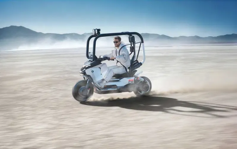 Новинки BMW Motorrad: возвращение скутера с крышей и подтверждение для мощнейшей M1000RS — фото 3