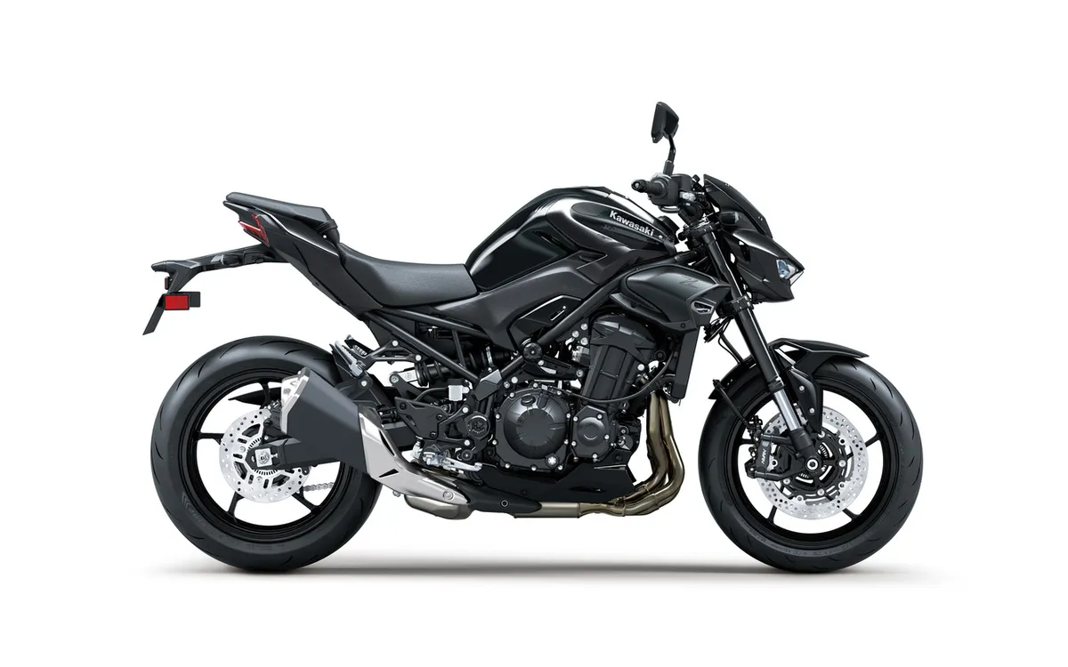 Kawasaki представит супернейкед Z900 2027 модельного года по цене от 1 485 000 иен — фото 2