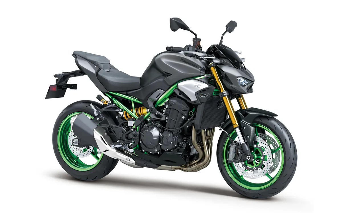 Kawasaki представит супернейкед Z900 2027 модельного года по цене от 1 485 000 иен — фото 3