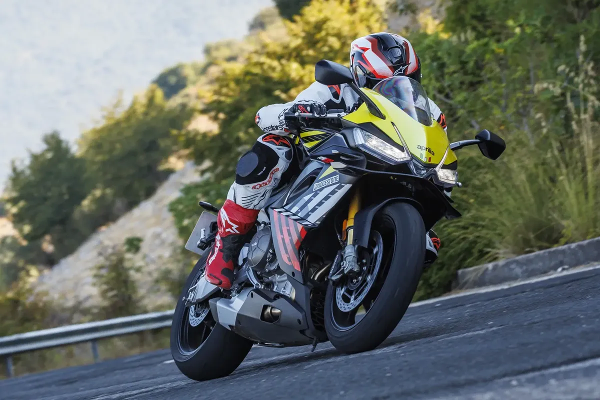 Aprilia RS660 Factory 2026: полный обзор обновлённого спортбайка