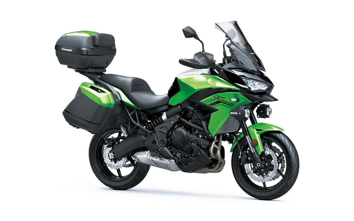 Kawasaki Versys 650 получил новый цвет: старт продаж модели 2027 года по цене 1 166 000 рублей — фото 2