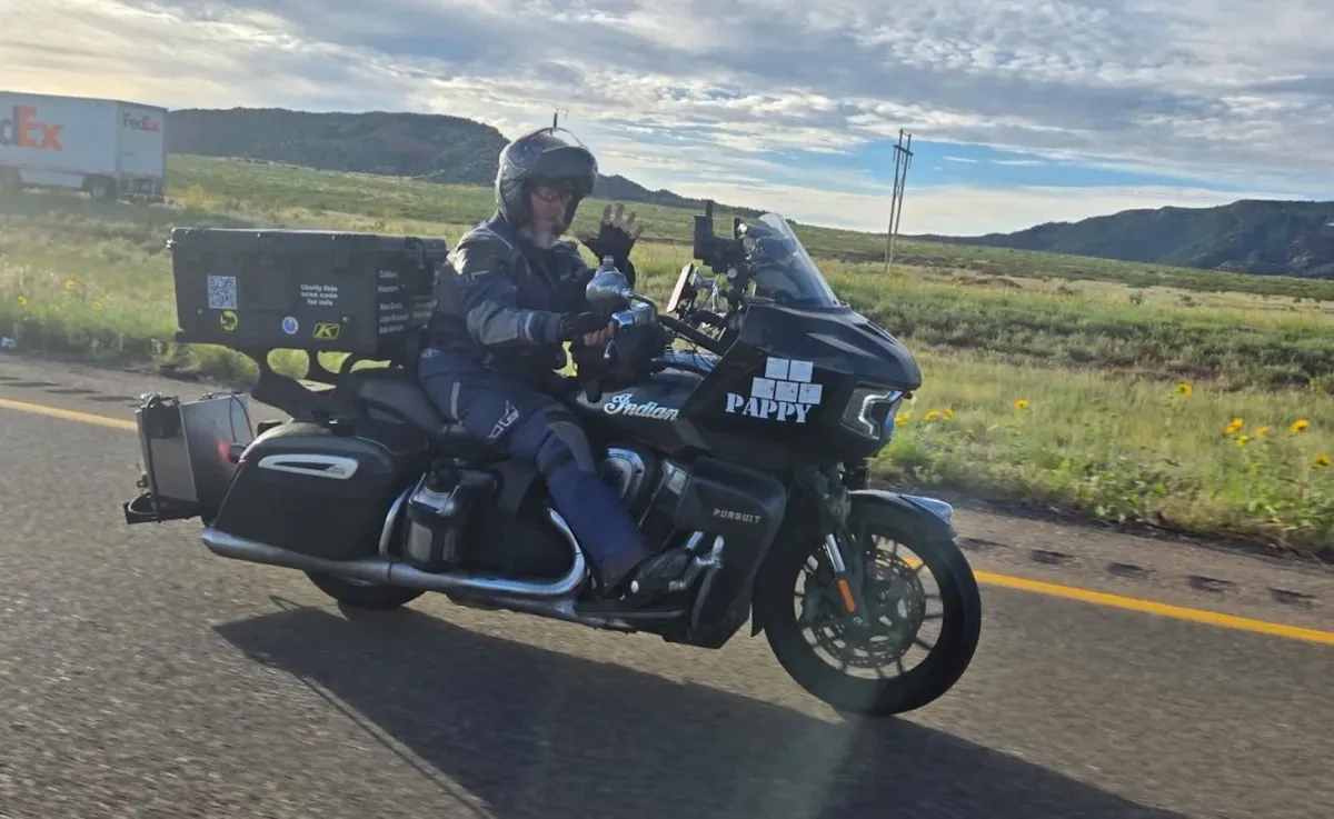 Райдер на Indian Pursuit установил четыре мировых рекорда, проехав 201 901 милю за год — фото 2