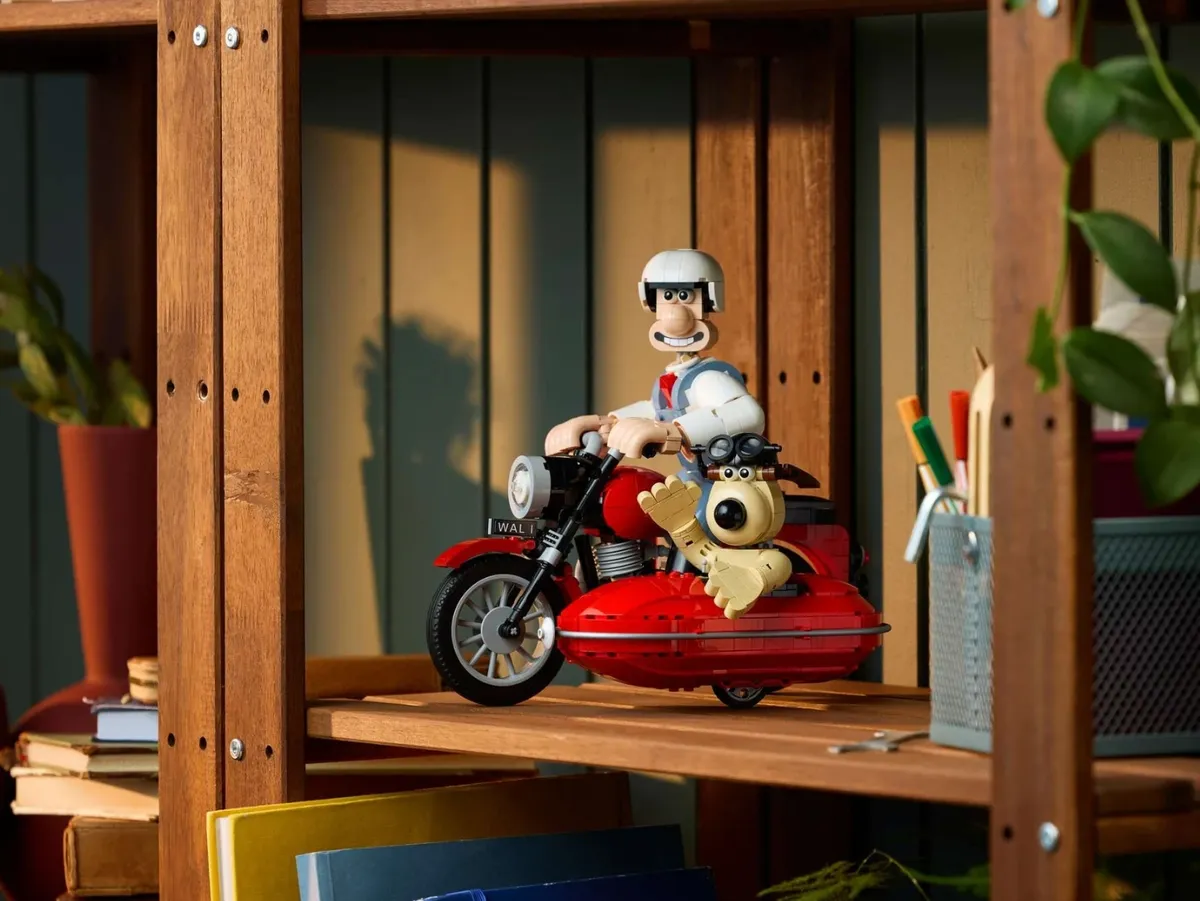 Набор LEGO с мотоциклом и коляской Уоллеса и Громита? Мы за! — фото 2