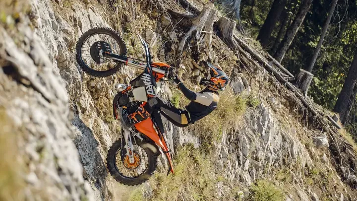 KTM представляет 2027 300 EXC HARDENDURO