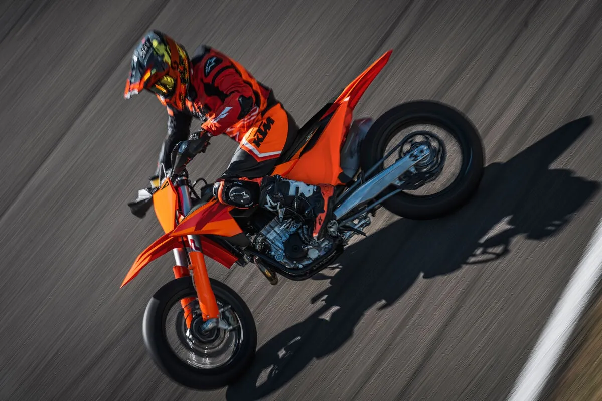 KTM представляет подробности о 2027 450 SMR