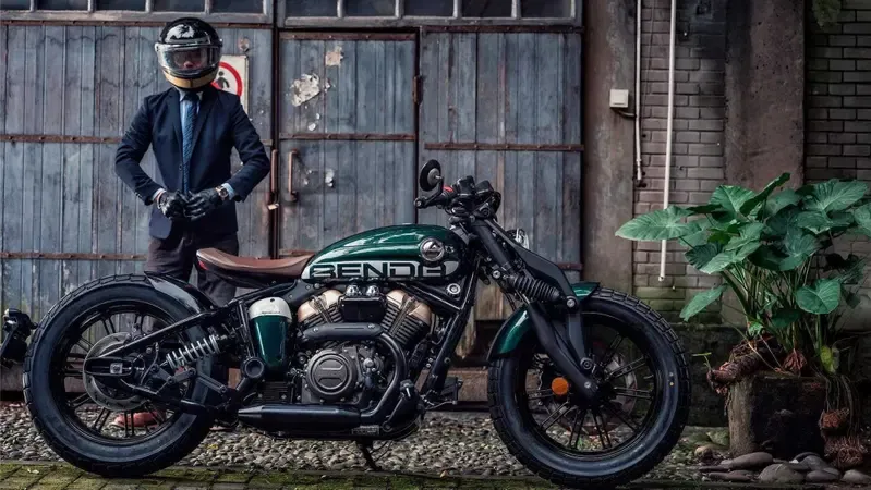 Benda Napoleon Bob 125: V-Twin боббер теперь доступен и для категории A1 — фото 2
