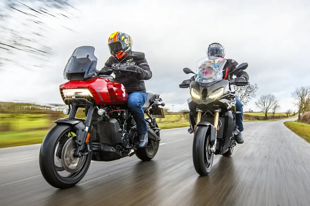 Спортбайк на спорт-турере: сравнение Harley-Davidson Pan America 1250 ST и BMW S1000XR — фото 3