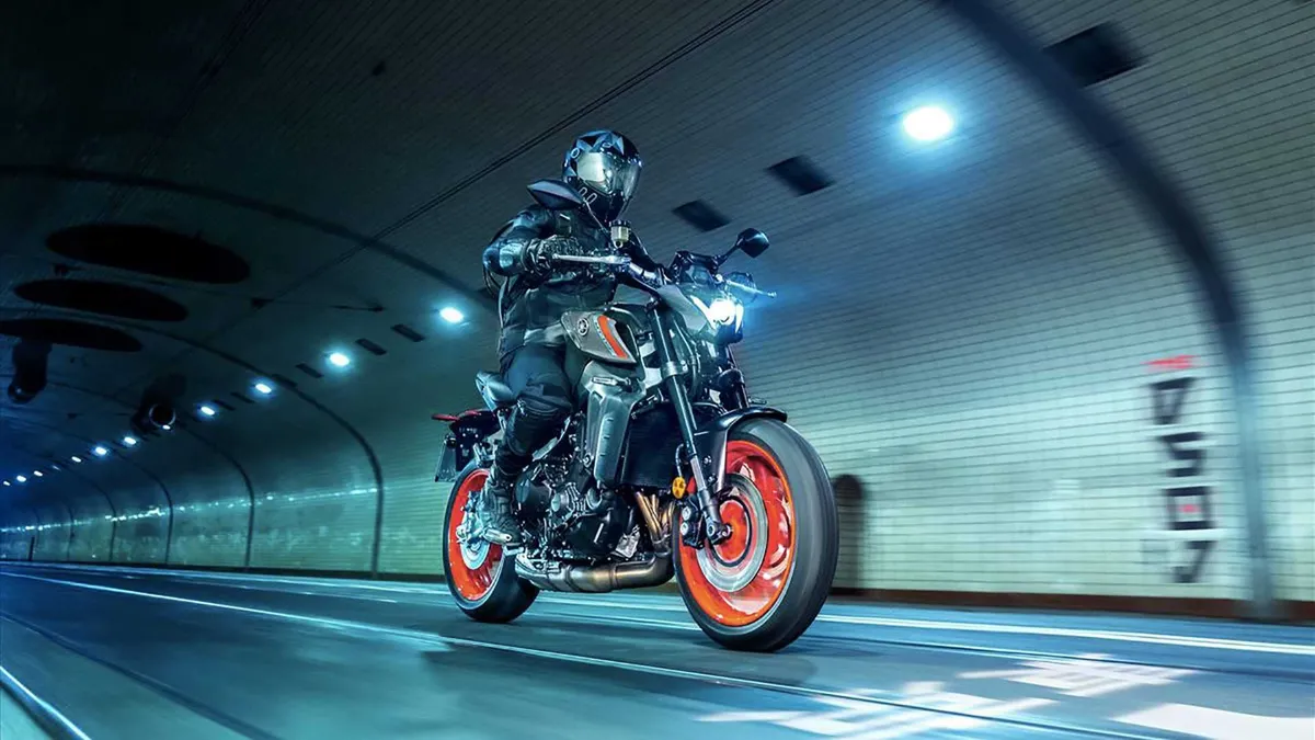 Yamaha R7 и MT-09 получили награды Red Dot Design Awards 2022 — фото 4