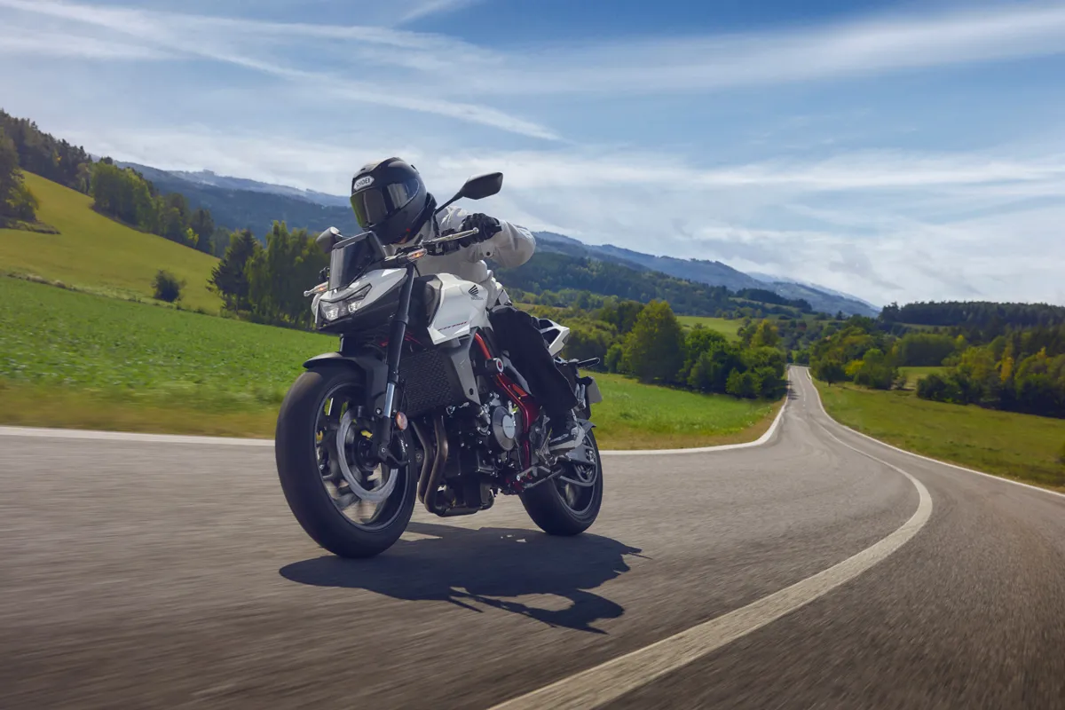 Honda CB750 2025 выходит на малайзийский рынок: обновлённый стритфайтер с новыми технологиями
