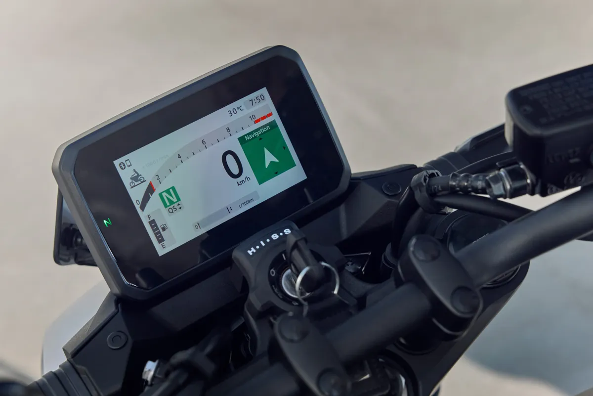 Honda CB750 2025 выходит на малайзийский рынок: обновлённый стритфайтер с новыми технологиями — фото 4