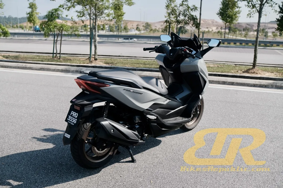 Honda NSS250 2025: японский ответ китайским скутерам в сегменте 250 куб. см — фото 2